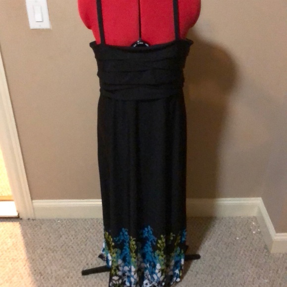 Beautiful maxi floral bottom dress😍 - Picture 1 of 3